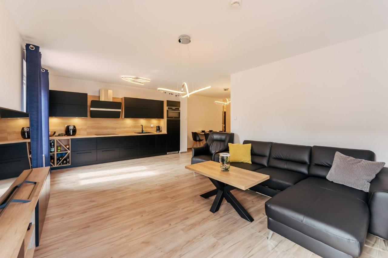 Luksusowy Apartament Polanki Park Z Krytym Basenem 코워브제크 외부 사진